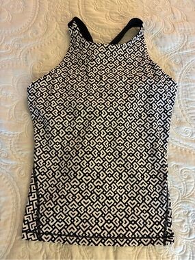 Black & White Large Geometric High-Neck Women's workout Top